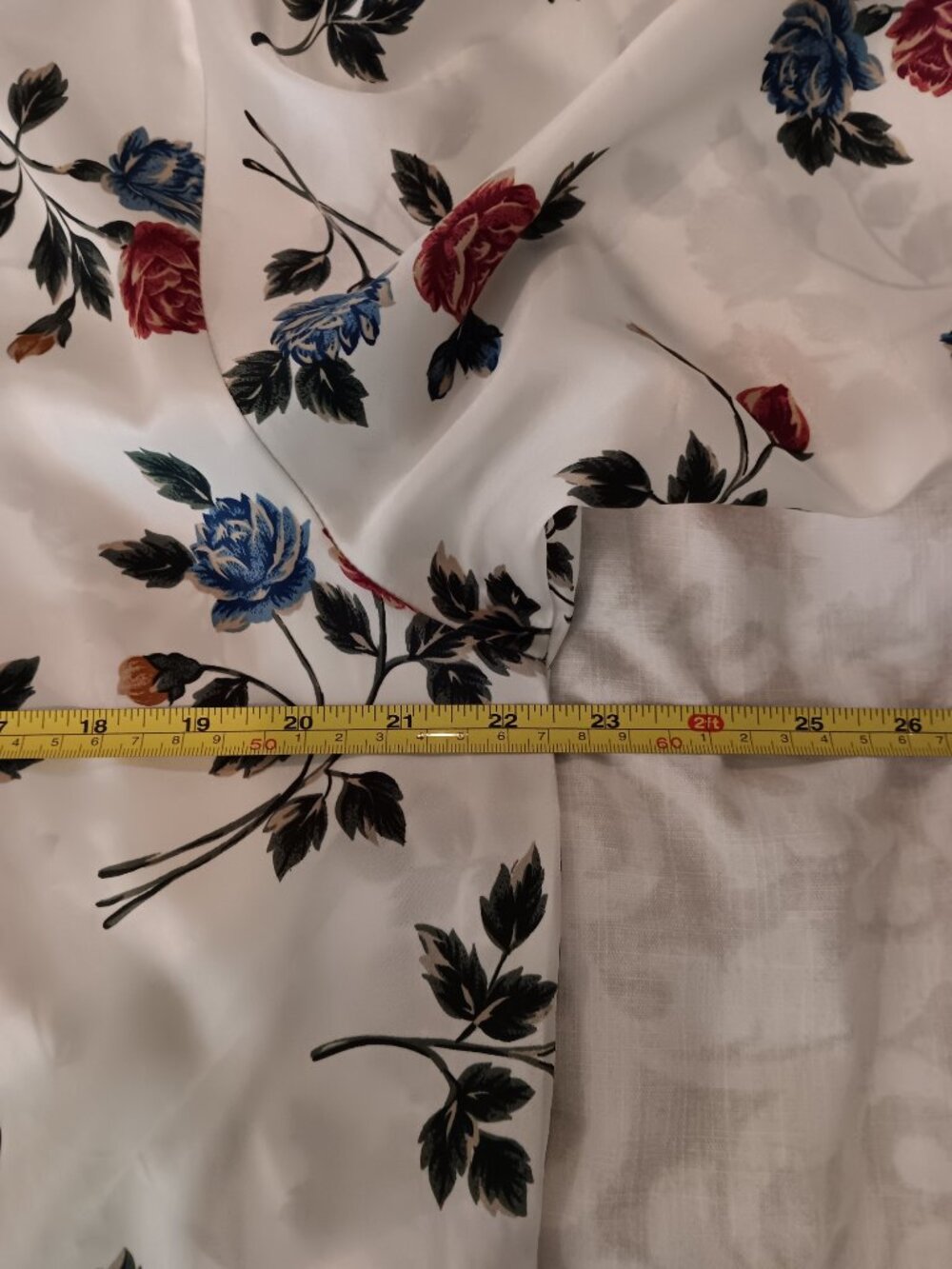 Long Flowered Robe - Picture 3 of 5